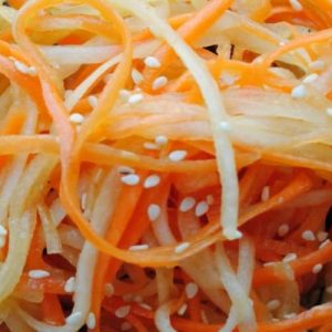 Салат из редьки и моркови с майонезом